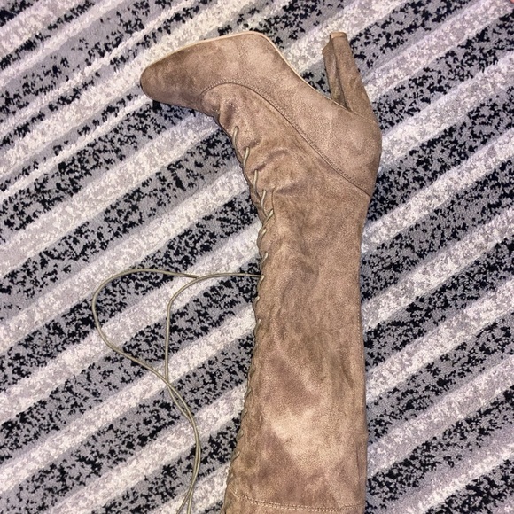 Tan thigh high boots. Never worn! Only tried on. Perfect condition!! - Picture 2 of 5